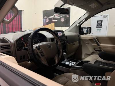 2014 Nissan TITAN SV Crew Cab Short Bed - zdjęcie 24 z 49 - miniatura