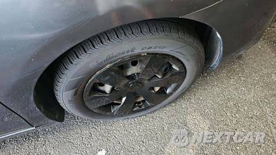 2011 Toyota Camry LE - zdjęcie 36 z 43 - miniatura