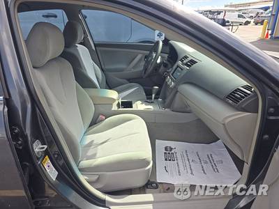 2011 Toyota Camry LE - zdjęcie 8 z 43 - miniatura
