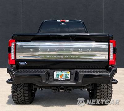 2025 Ford Super Duty F-250 Platinum Crew Cab Medium Bed - zdjęcie 3 z 11 - miniatura