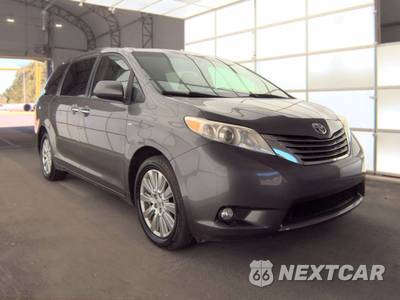 2017 Toyota Sienna XLE 7-Passenger 119.3" WB - zdjęcie 4 z 41 - miniatura