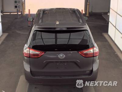 2017 Toyota Sienna XLE 7-Passenger 119.3" WB - zdjęcie 6 z 41 - miniatura