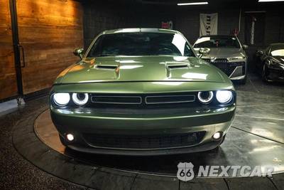 2022 Dodge Challenger SXT - zdjęcie 4 z 24 - miniatura