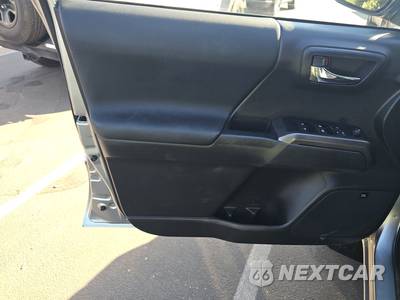 2022 Toyota Tacoma TRD Sport Crew Cab Medium Bed - zdjęcie 9 z 33 - miniatura