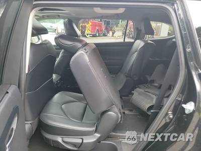 2021 Toyota Highlander XLE - zdjęcie 13 z 26 - miniatura
