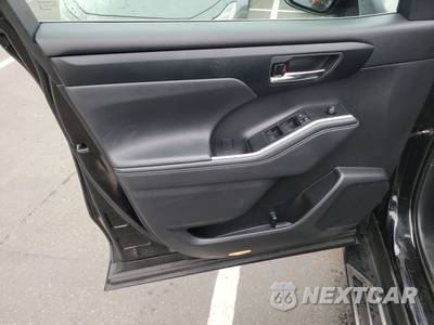 2021 Toyota Highlander XLE - zdjęcie 9 z 26 - miniatura