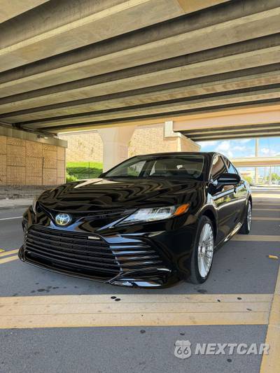 2023 Toyota Camry LE - zdjęcie 1 z 14 - miniatura