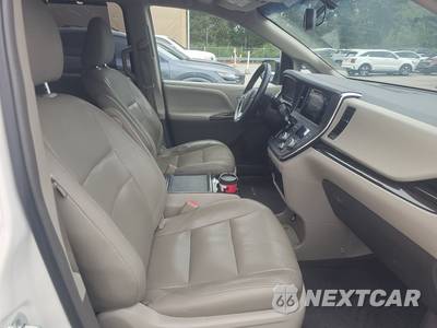 2015 Toyota Sienna XLE 8-Passenger 119.3" WB - zdjęcie 8 z 20 - miniatura