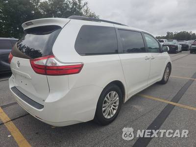 2015 Toyota Sienna XLE 8-Passenger 119.3" WB - zdjęcie 4 z 20 - miniatura