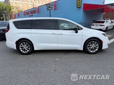 2026 Chrysler Pacifica Limited 121.6" WB - zdjęcie 4 z 25 - miniatura