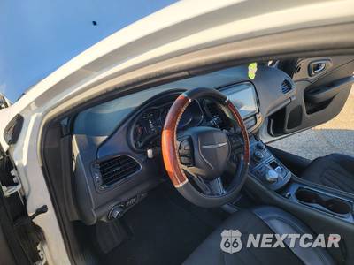 2015 Chrysler 200S - zdjęcie 9 z 20 - miniatura