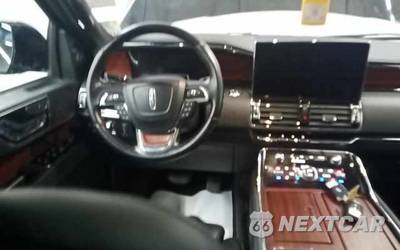 2023 Lincoln Navigator Reserve - zdjęcie 10 z 27 - miniatura