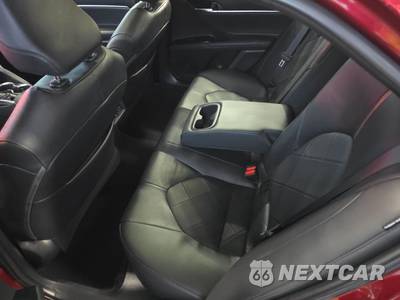 2018 Toyota Camry XLE - zdjęcie 13 z 30 - miniatura