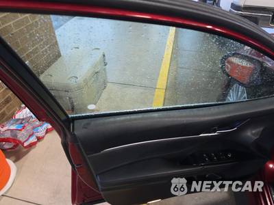 2018 Toyota Camry XLE - zdjęcie 9 z 30 - miniatura