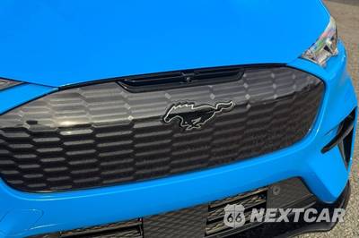 2021 Ford Mustang Mach-E GT - zdjęcie 9 z 39 - miniatura
