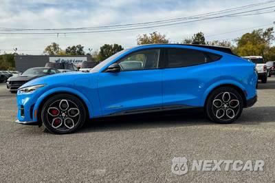 2021 Ford Mustang Mach-E GT - zdjęcie 6 z 39 - miniatura