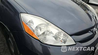 2010 Toyota Sienna LE Minivan 7-Passenger 119.3" WB - zdjęcie 24 z 49 - miniatura