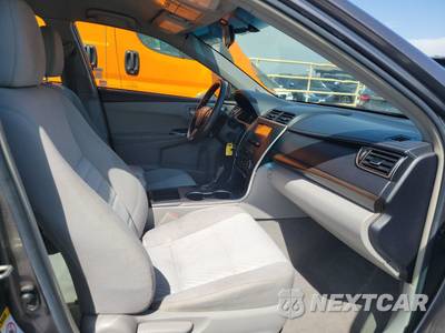 2016 Toyota Camry LE - zdjęcie 8 z 35 - miniatura