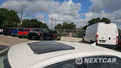 2014 Mercedes-Benz E 350 Sedan - zdjęcie 23 z 30 - miniatura