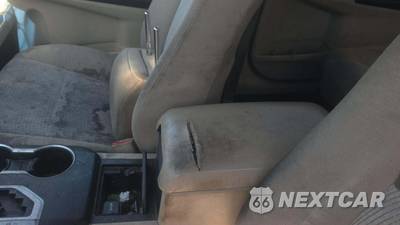 2012 Toyota Camry LE - zdjęcie 28 z 41 - miniatura