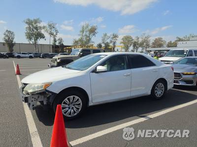 2012 Toyota Camry LE - zdjęcie 1 z 41 - miniatura