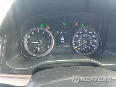 2020 Hyundai Elantra SEL Sedan - zdjęcie 12 z 32 - miniatura