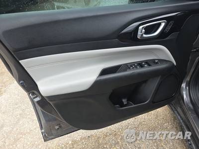 2022 Jeep Compass Limited - zdjęcie 9 z 49 - miniatura