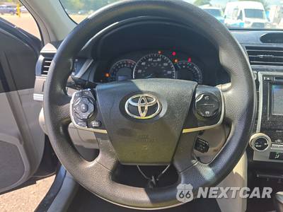 2013 Toyota Camry LE - zdjęcie 10 z 33 - miniatura