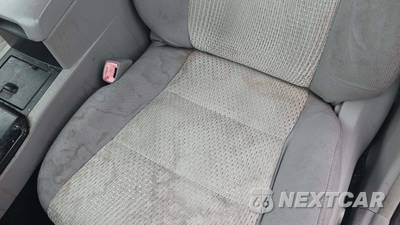 2013 Toyota Camry LE - zdjęcie 19 z 33 - miniatura