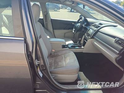 2013 Toyota Camry LE - zdjęcie 8 z 33 - miniatura