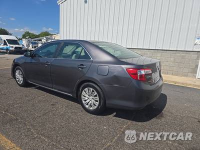 2013 Toyota Camry LE - zdjęcie 6 z 33 - miniatura