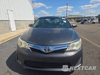 2013 Toyota Camry LE - zdjęcie 2 z 33 - miniatura