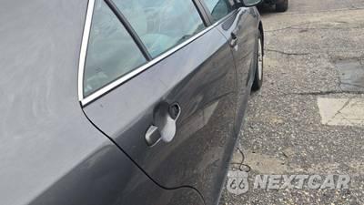 2013 Toyota Camry LE - zdjęcie 30 z 33 - miniatura