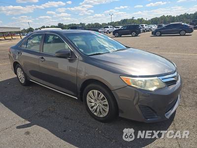 2013 Toyota Camry LE - zdjęcie 3 z 33 - miniatura