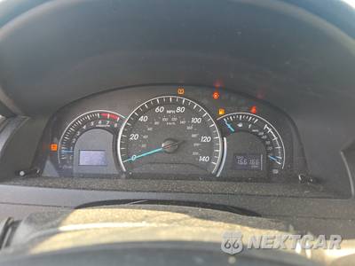 2013 Toyota Camry LE - zdjęcie 12 z 33 - miniatura
