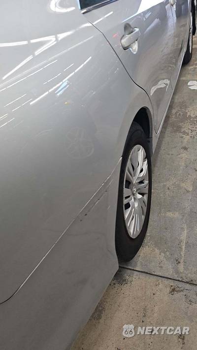 2014 Toyota Camry LE - zdjęcie 36 z 49 - miniatura