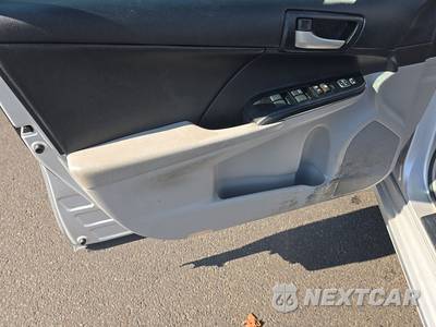 2014 Toyota Camry LE - zdjęcie 9 z 49 - miniatura
