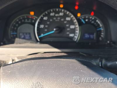 2014 Toyota Camry LE - zdjęcie 12 z 49 - miniatura