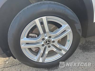 2021 Mercedes-Benz GLB 250 4MATIC - zdjęcie 8 z 22 - miniatura