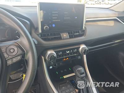 2024 Toyota RAV4 XLE - zdjęcie 11 z 23 - miniatura