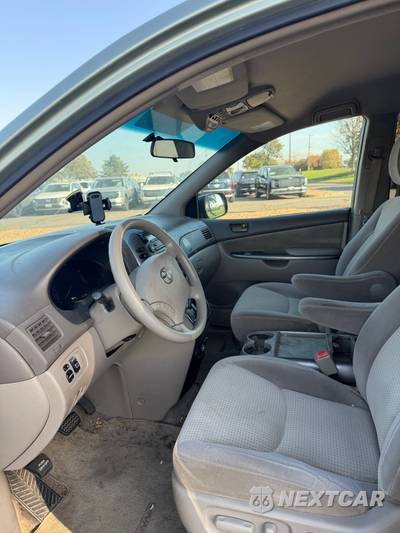 2010 Toyota Sienna CE Minivan 8-Passenger 119.3" WB - zdjęcie 5 z 8 - miniatura