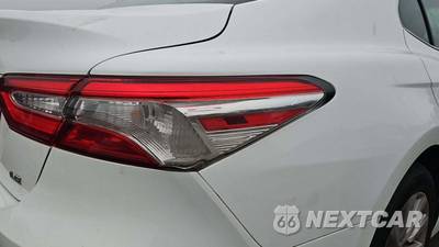 2020 Toyota Camry LE - zdjęcie 23 z 28 - miniatura