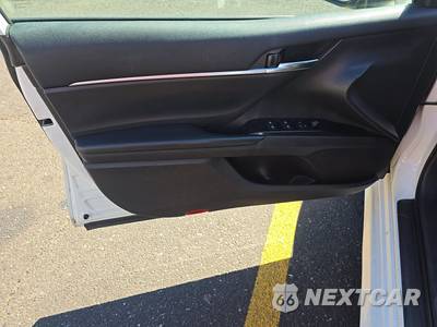2020 Toyota Camry LE - zdjęcie 9 z 28 - miniatura