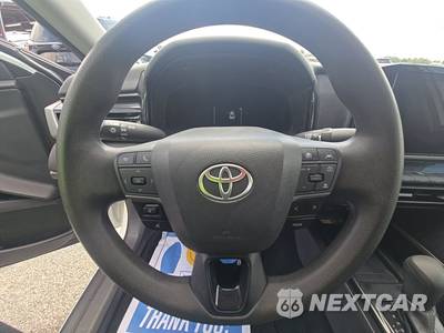2025 Toyota Camry LE - zdjęcie 10 z 23 - miniatura