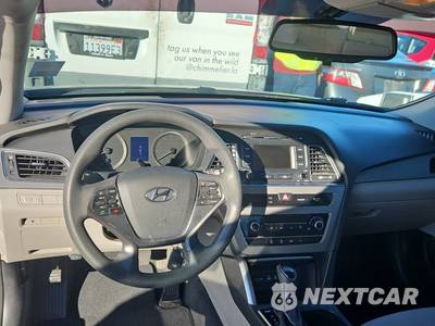 2015 Hyundai Sonata SE - zdjęcie 30 z 48 - miniatura