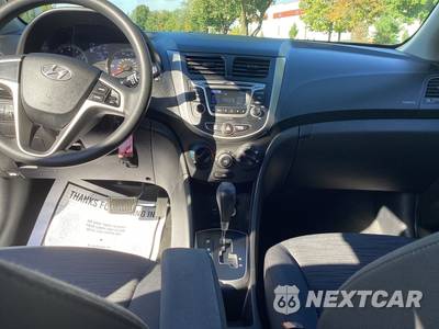 2017 Hyundai Accent SE Hatchback - zdjęcie 16 z 27 - miniatura