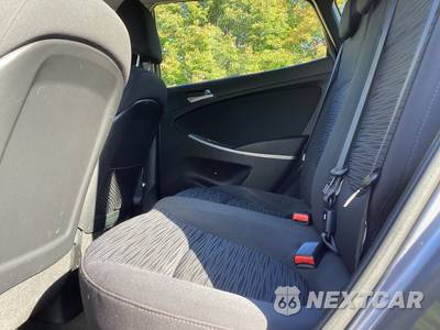 2017 Hyundai Accent SE Hatchback - zdjęcie 18 z 27 - miniatura
