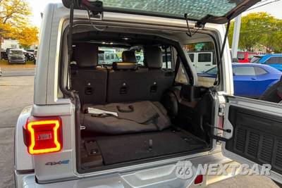 2023 Jeep Wrangler 4xe 4 Door Sahara High Altitude - zdjęcie 19 z 36 - miniatura