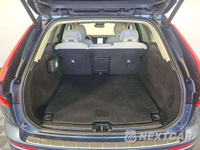 2024 Volvo XC60 B5 Plus Dark Theme - zdjęcie 17 z 17 - miniatura
