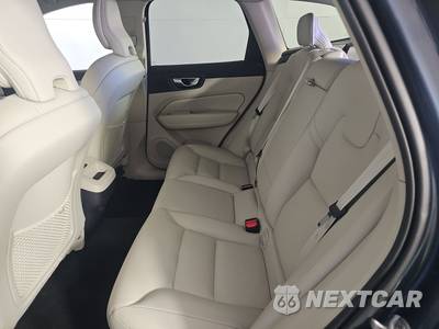 2024 Volvo XC60 B5 Plus Dark Theme - zdjęcie 13 z 17 - miniatura